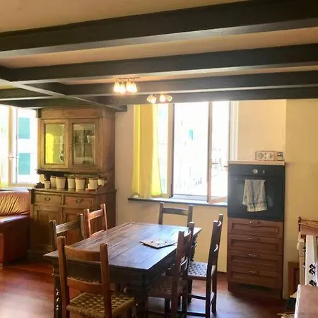Lovingenoa Prione Apartment *