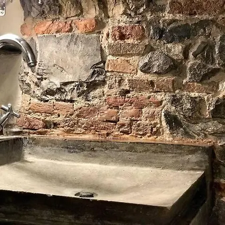 Lovingenoa Prione Apartment