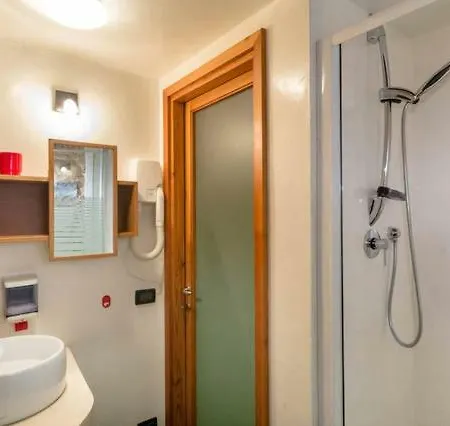Lovingenoa Prione Apartamento *
