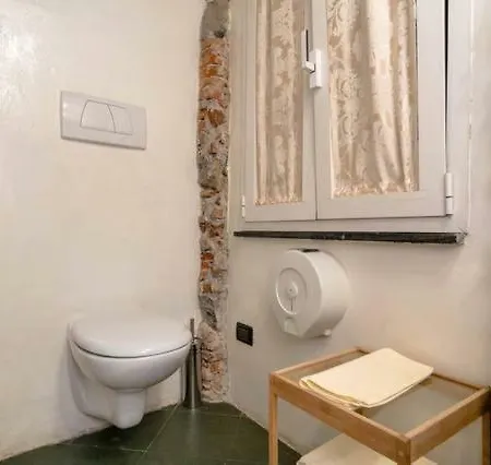 Lovingenoa Prione Apartment